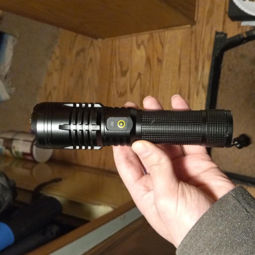 3000 lumen flashlight. Cree brand. We'll made, selling cheap